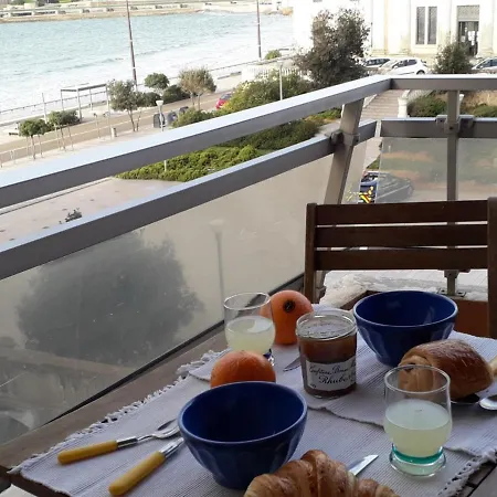 Apartment Face Avec Garage Et Proche Centre Ville, Plage, Commerces - Fr-1-197-486