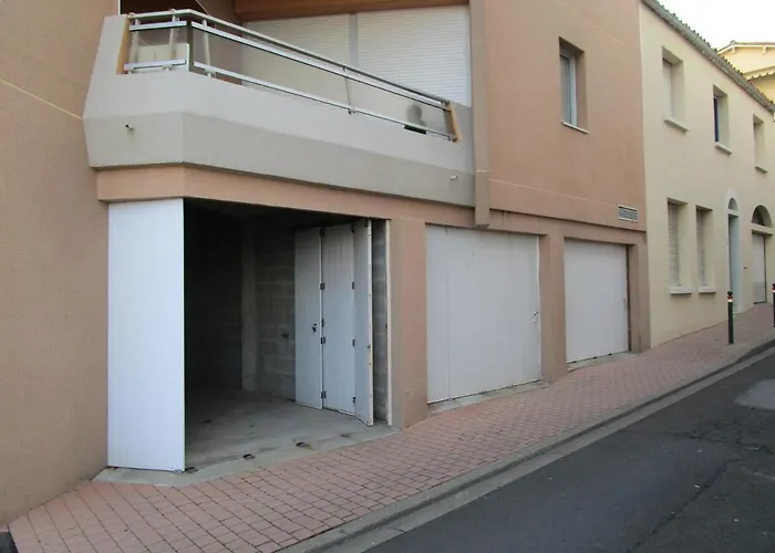 Face Avec Garage Et Proche Centre Ville, Plage, Commerces - Fr-1-197-486 *