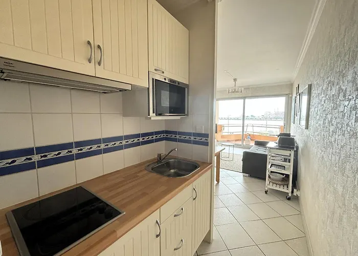 شقة Face Avec Garage Et Proche Centre Ville, Plage, Commerces - Fr-1-197-486 *